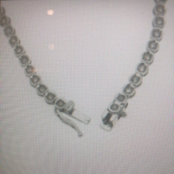 7" 18K White Gold Tennis Bracelet - Picture 10 of 10